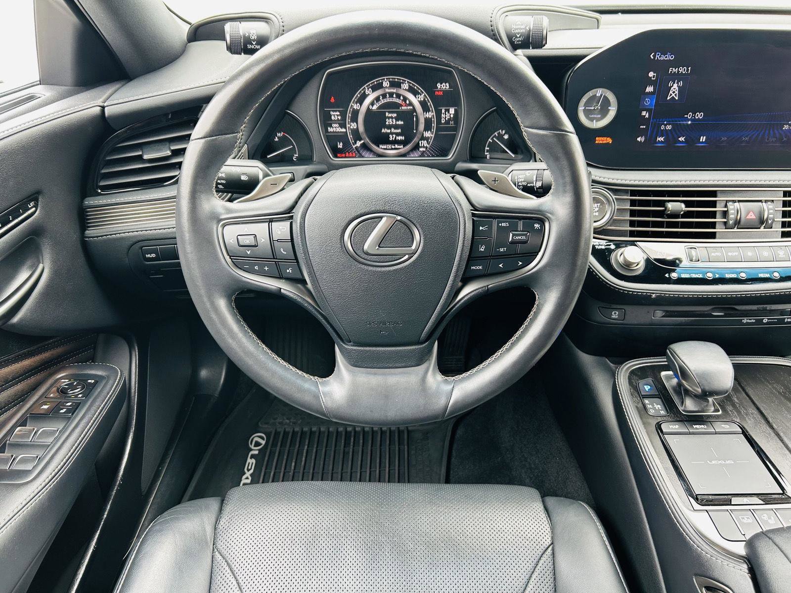 Used 2022 Lexus LS 500 AWD w/ Accessory Package (Z1) image 17