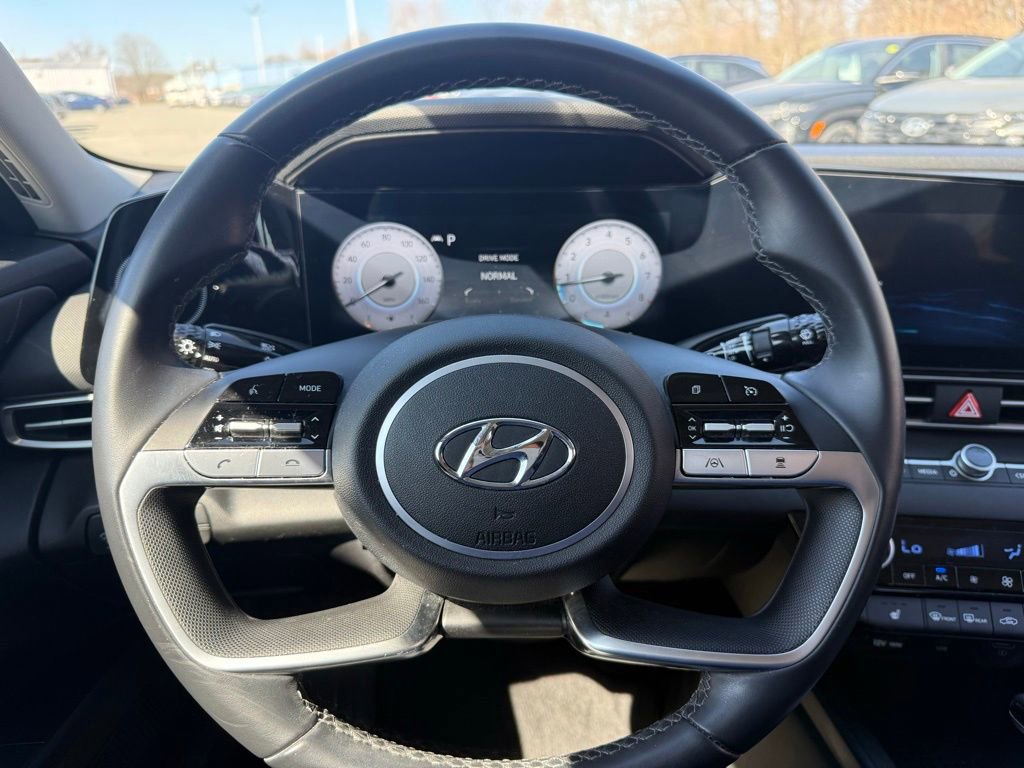 Used 2023 Hyundai Elantra SEL w/ Convenience Package FWD image 18
