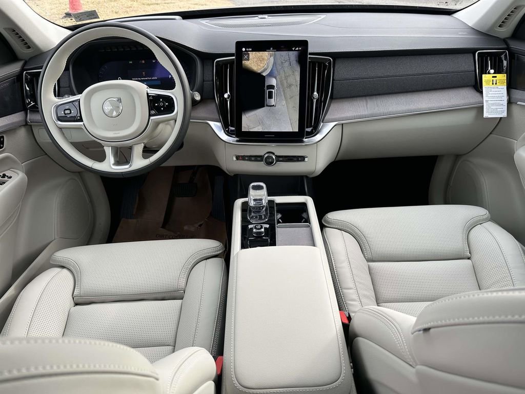 New 2026 Volvo XC90 B6 Ultra w/ Protection Package Premier image 2