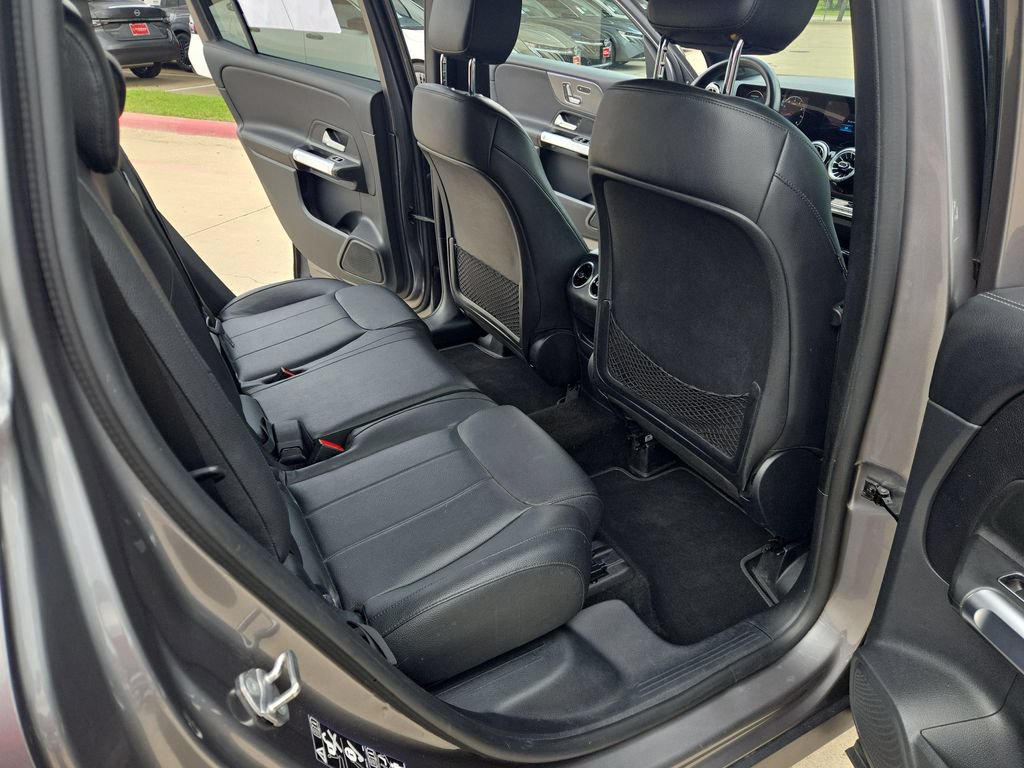 Used 2023 Mercedes-Benz GLB 250 4MATIC w/ Premium Package image 15