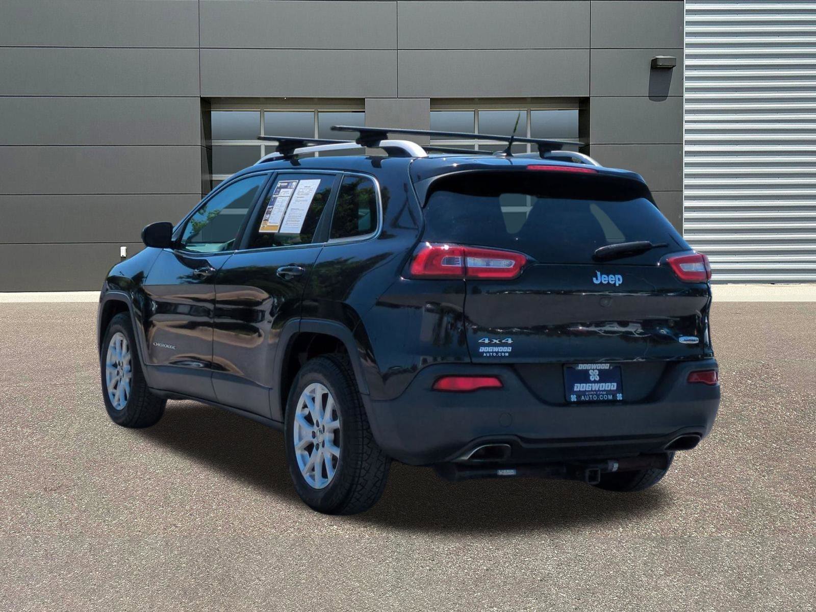 Used 2015 Jeep Cherokee Latitude w/ Cold Weather Group AWD/4WD image 5