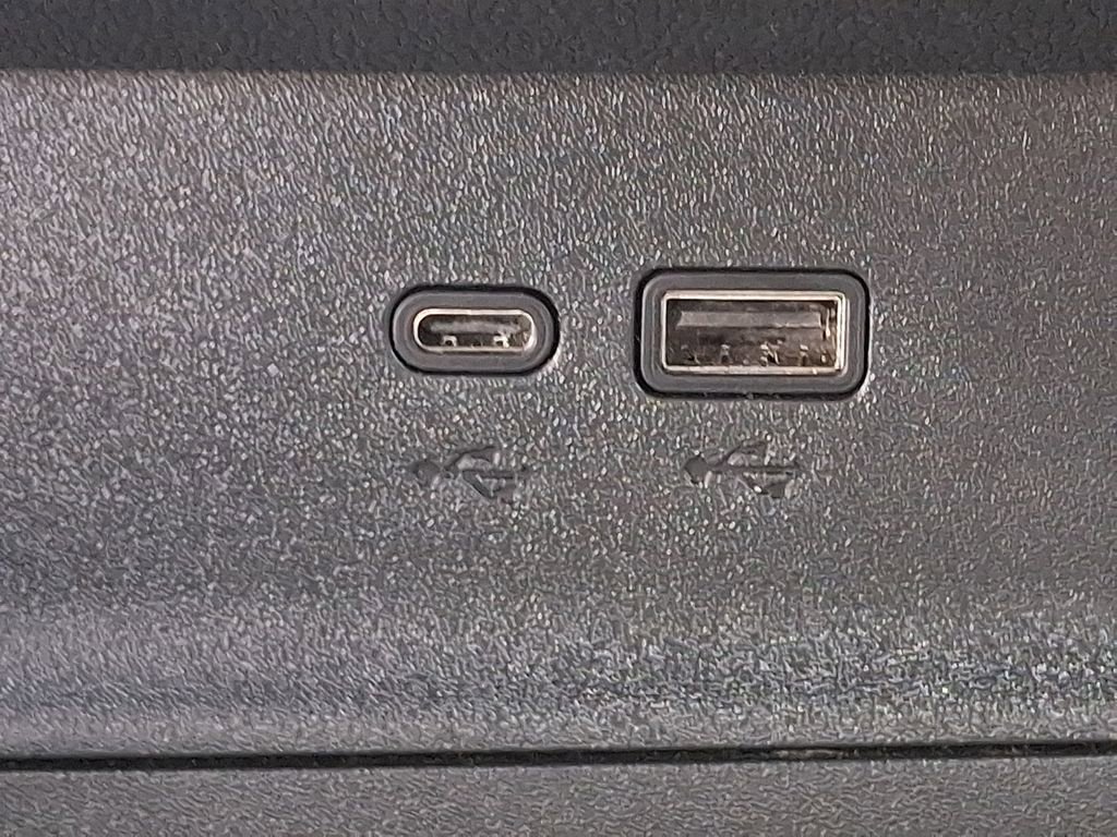 Used 2025 Chevrolet Equinox LT AWD/4WD image 25