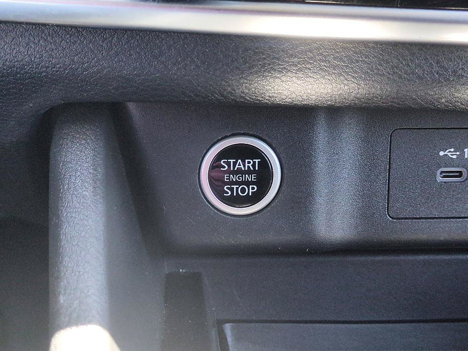 Used 2023 Nissan Rogue SV FWD image 25