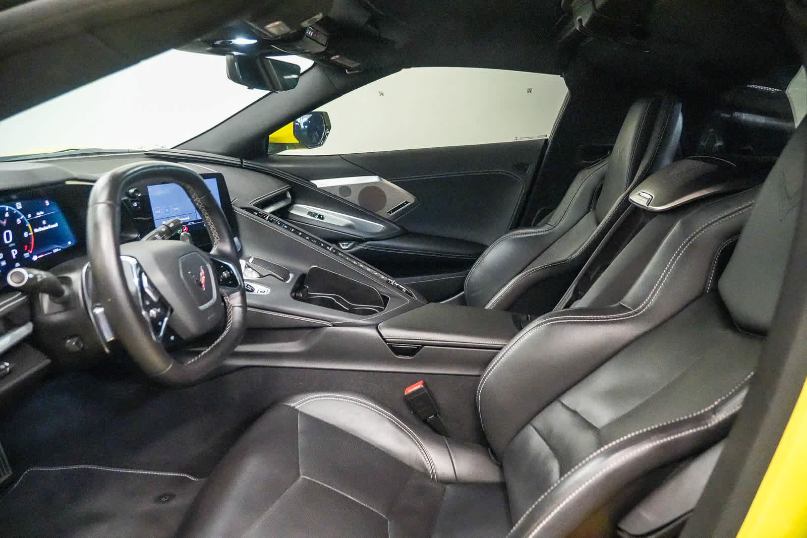 Used 2022 Chevrolet Corvette Stingray Preferred Cpe w/ Z51 Performance Package RWD image 17