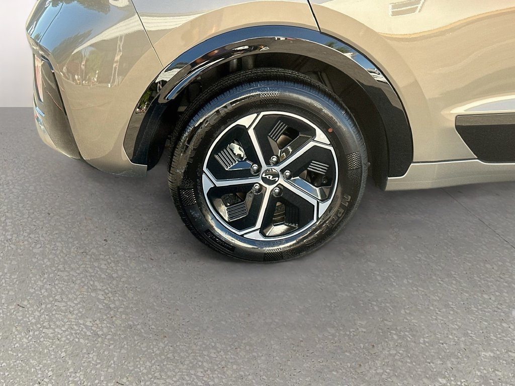 New 2027 Kia Niro FWD image 32