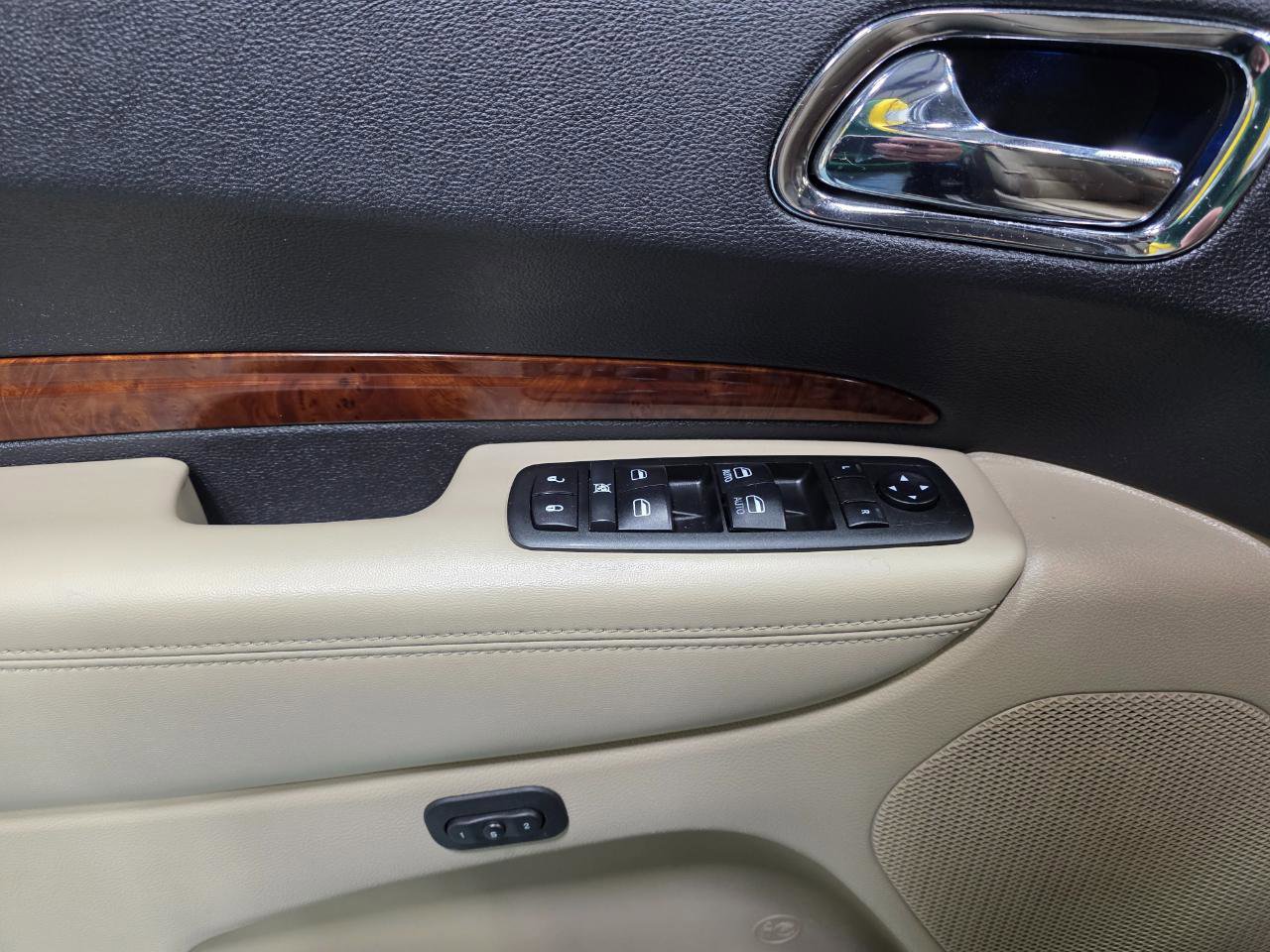 Used 2015 Dodge Durango Limited image 18