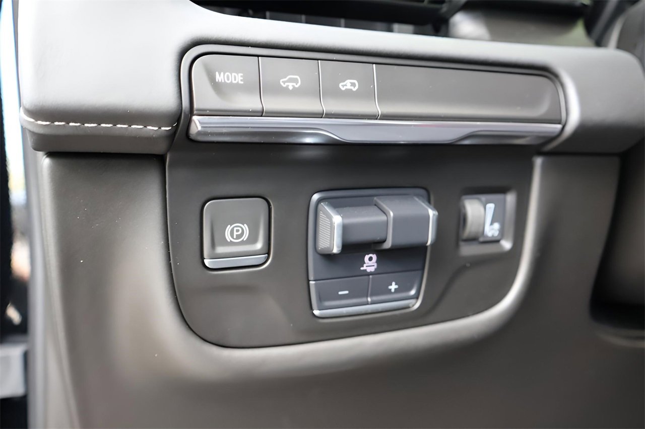 Certified 2023 Cadillac Escalade ESV Premium Luxury Platinum image 24