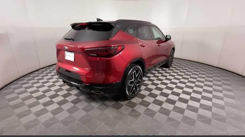 New 2025 Chevrolet Blazer RS w/ Driver Confidence II Package AWD/4WD image 17