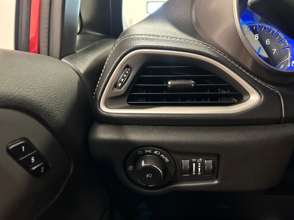 New 2026 Chrysler Pacifica Select image 18