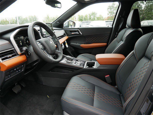 New 2025 Mitsubishi Outlander SEL image 4