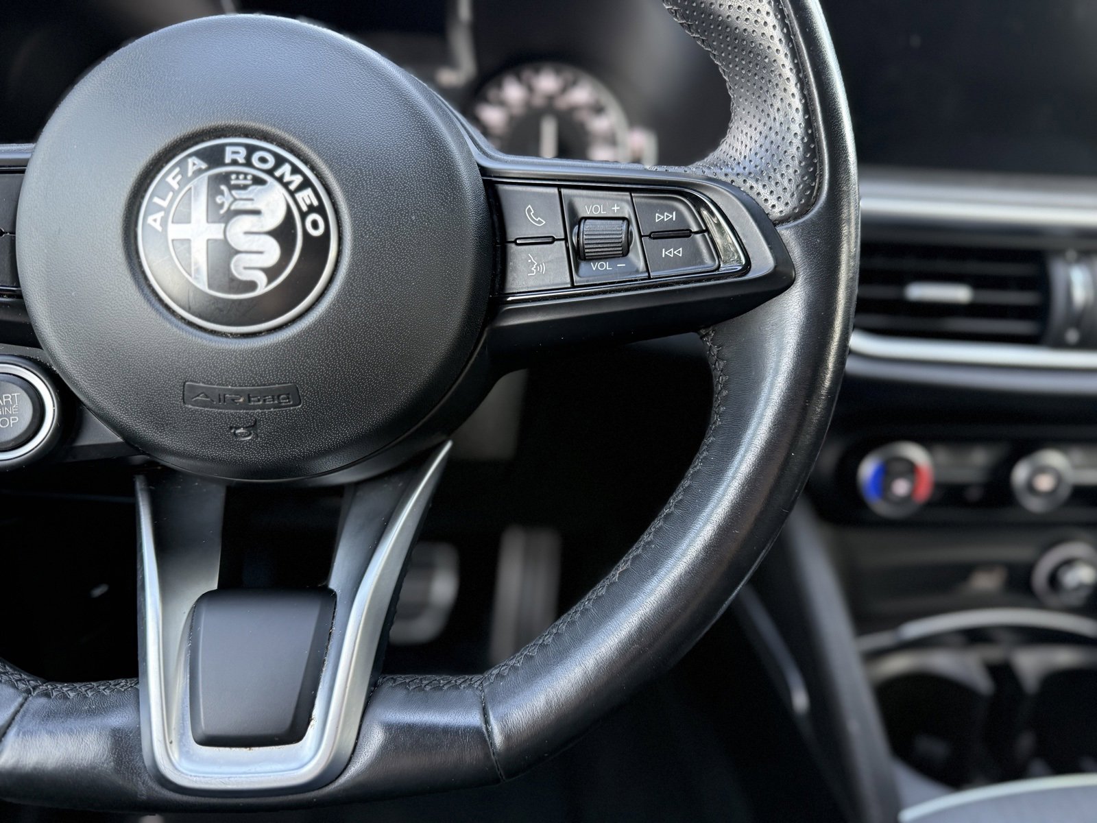 Used 2022 Alfa Romeo Stelvio Ti image 24