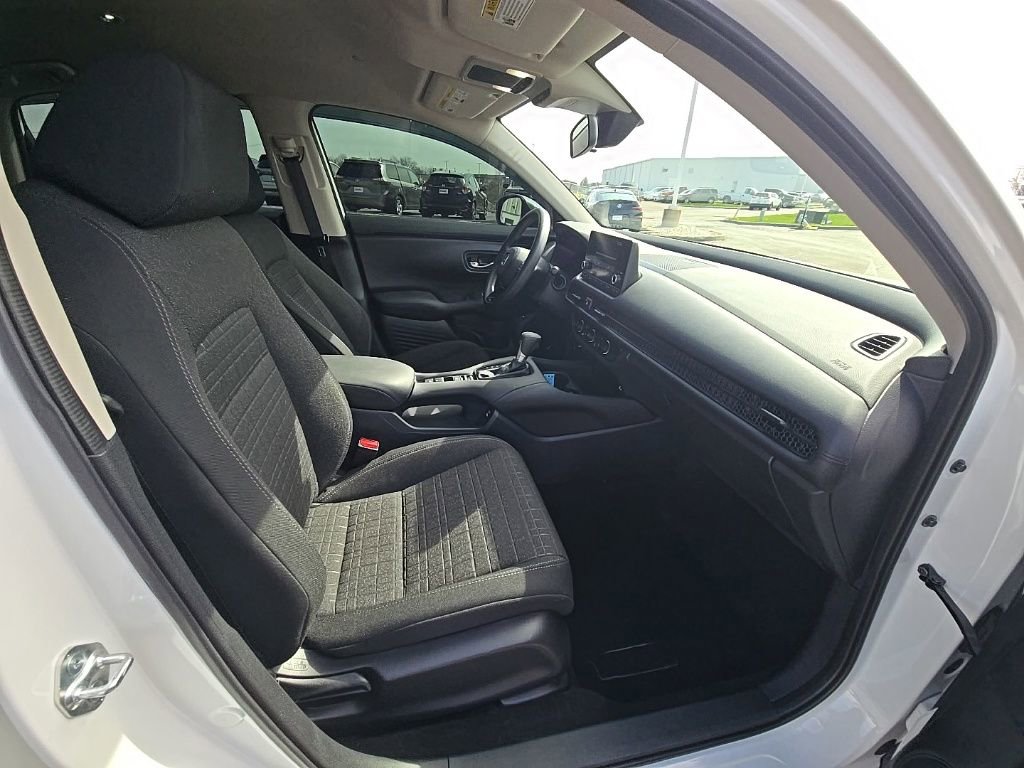 Used 2025 Honda HR-V LX image 29
