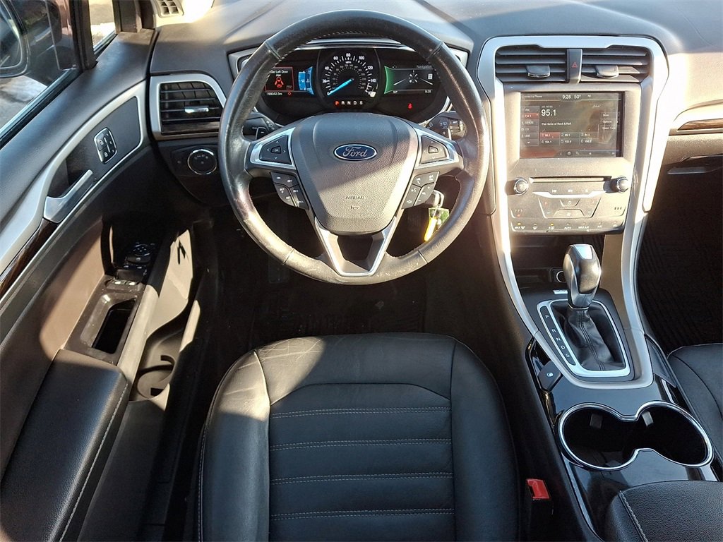 Used 2015 Ford Fusion SE w/ Equipment Group 202A image 12