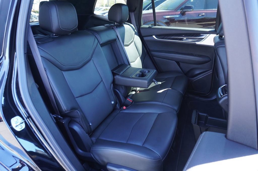 Used 2024 Cadillac XT6 Premium Luxury image 9