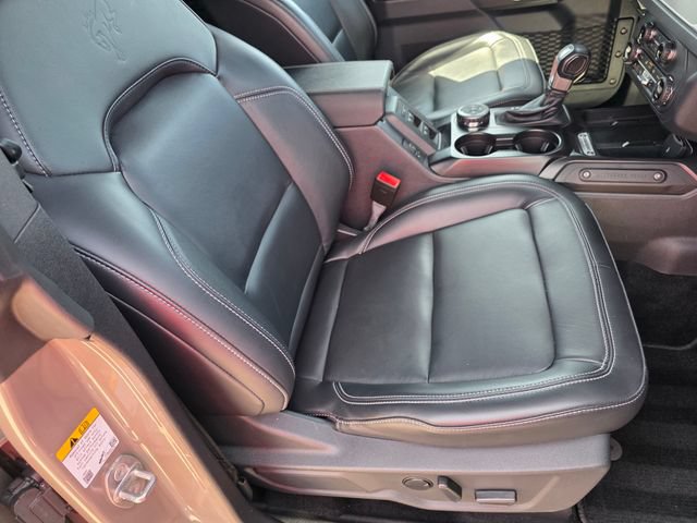 Used 2025 Ford Bronco Outer Banks AWD/4WD image 13