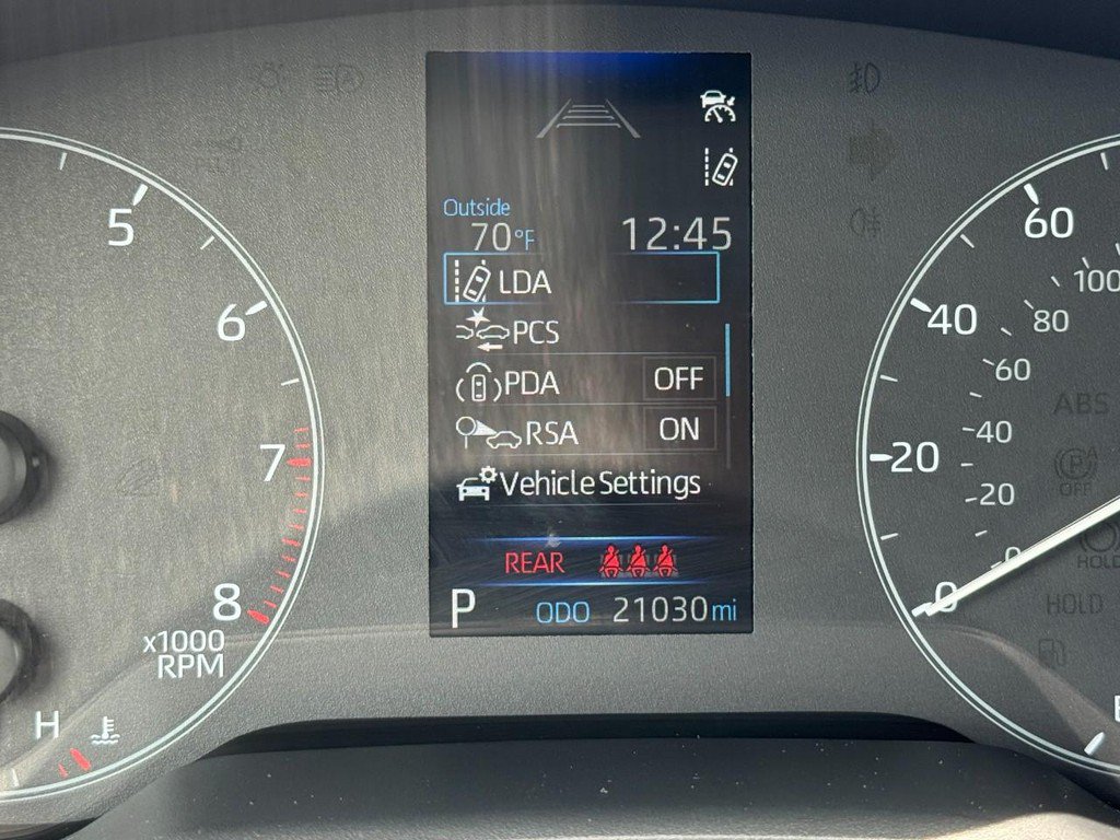 Used 2025 Toyota Corolla LE FWD image 21