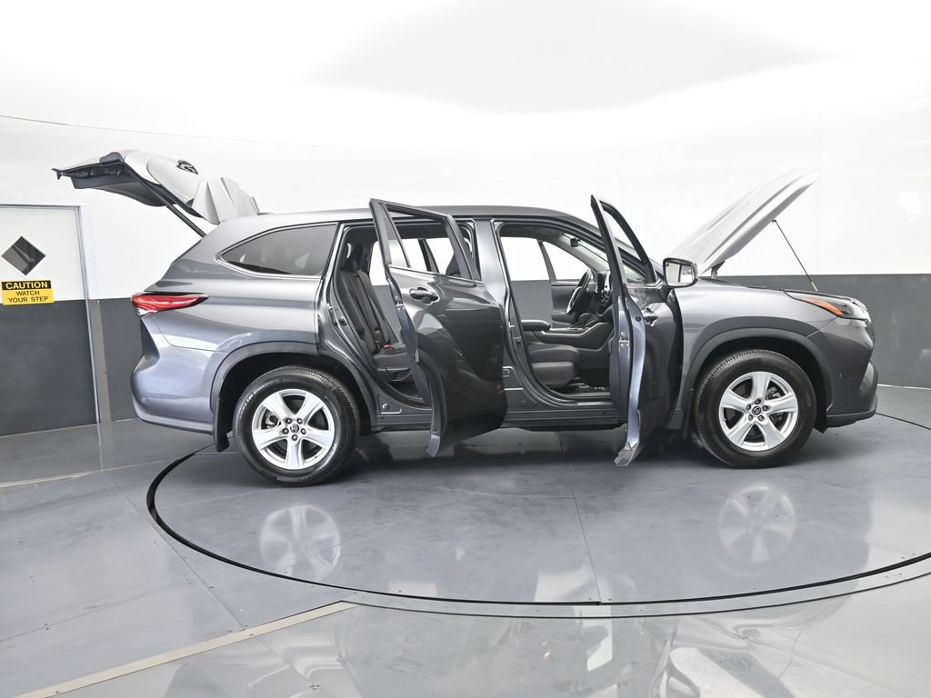 Used 2023 Toyota Highlander LE image 76