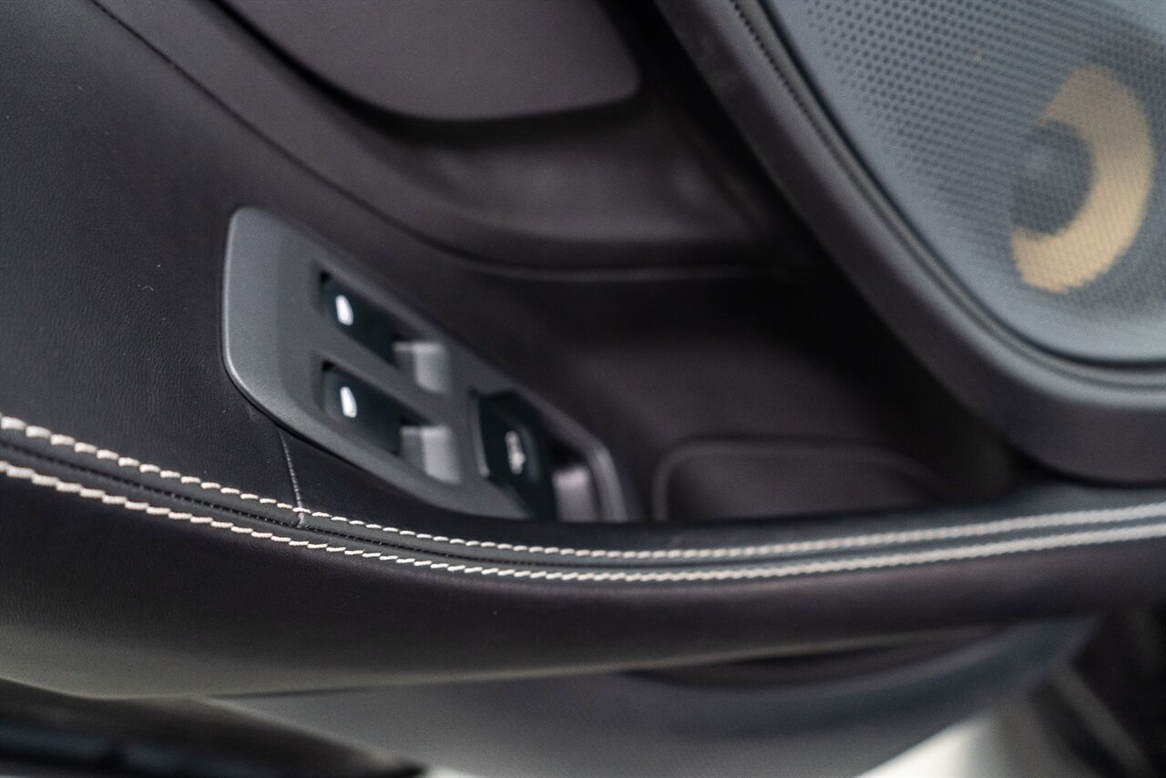 Used 2019 McLaren 570S Coupe RWD image 60