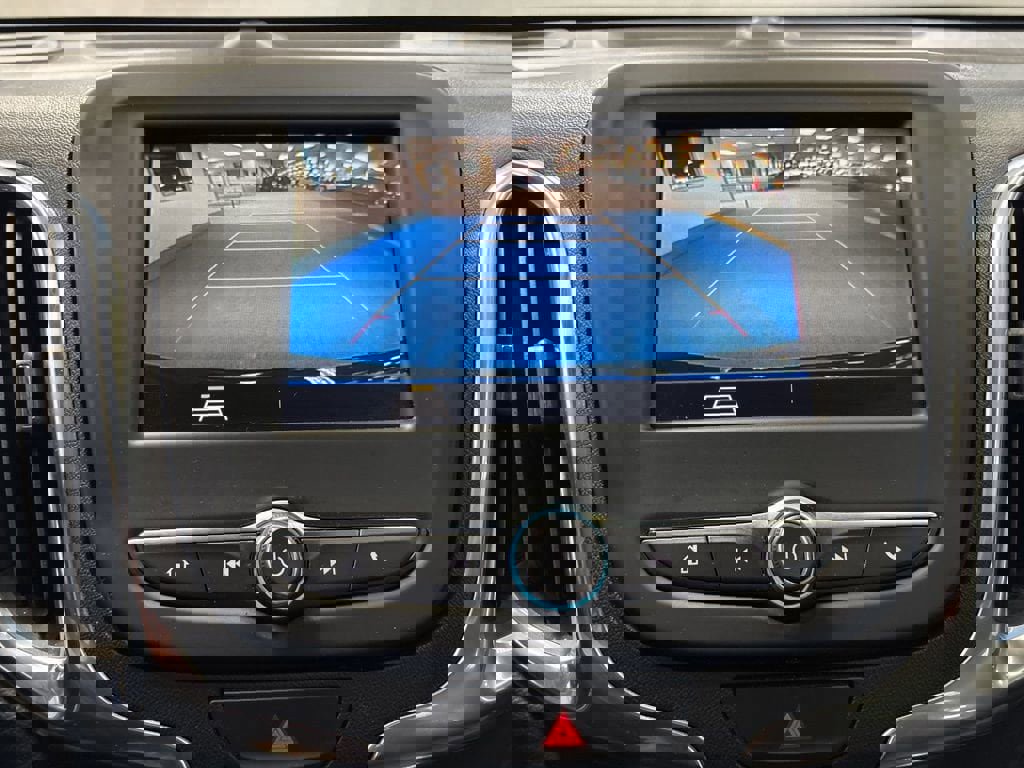 Used 2021 Chevrolet Equinox LT image 30