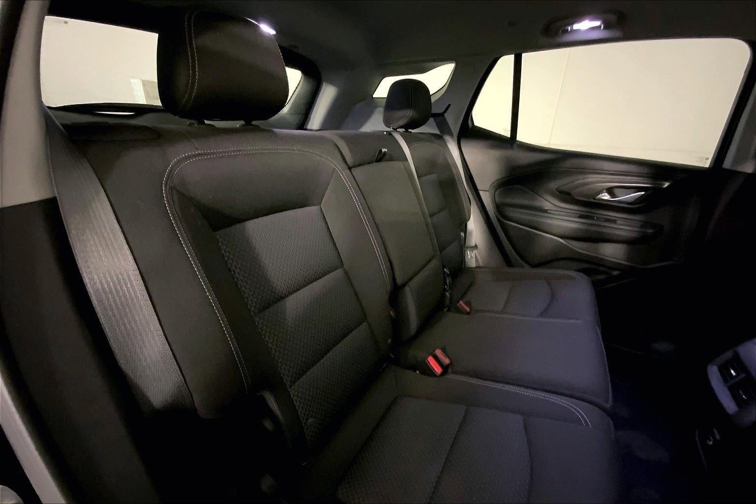 Used 2024 GMC Terrain SLE image 24