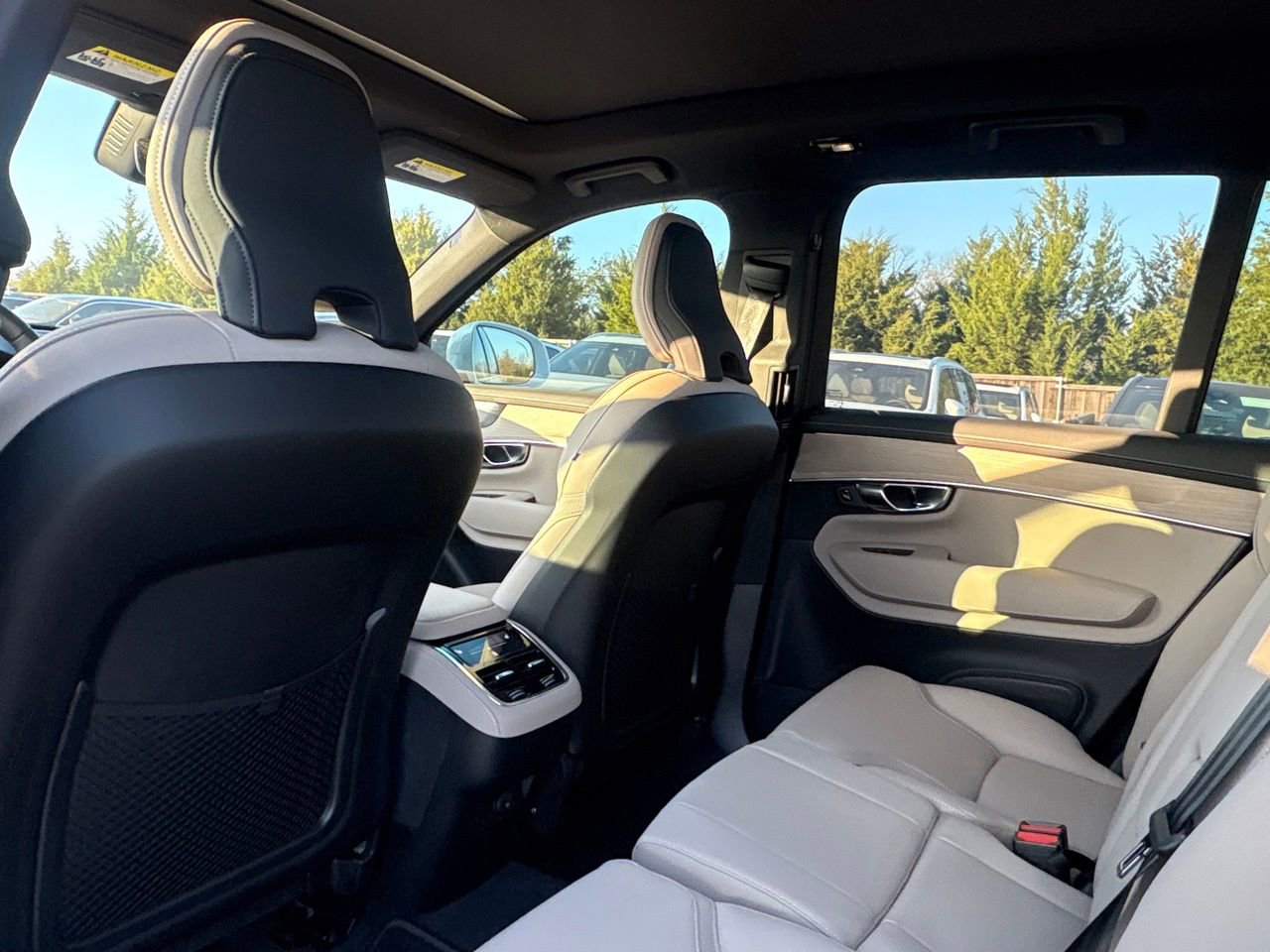 New 2026 Volvo XC90 B6 Plus image 22