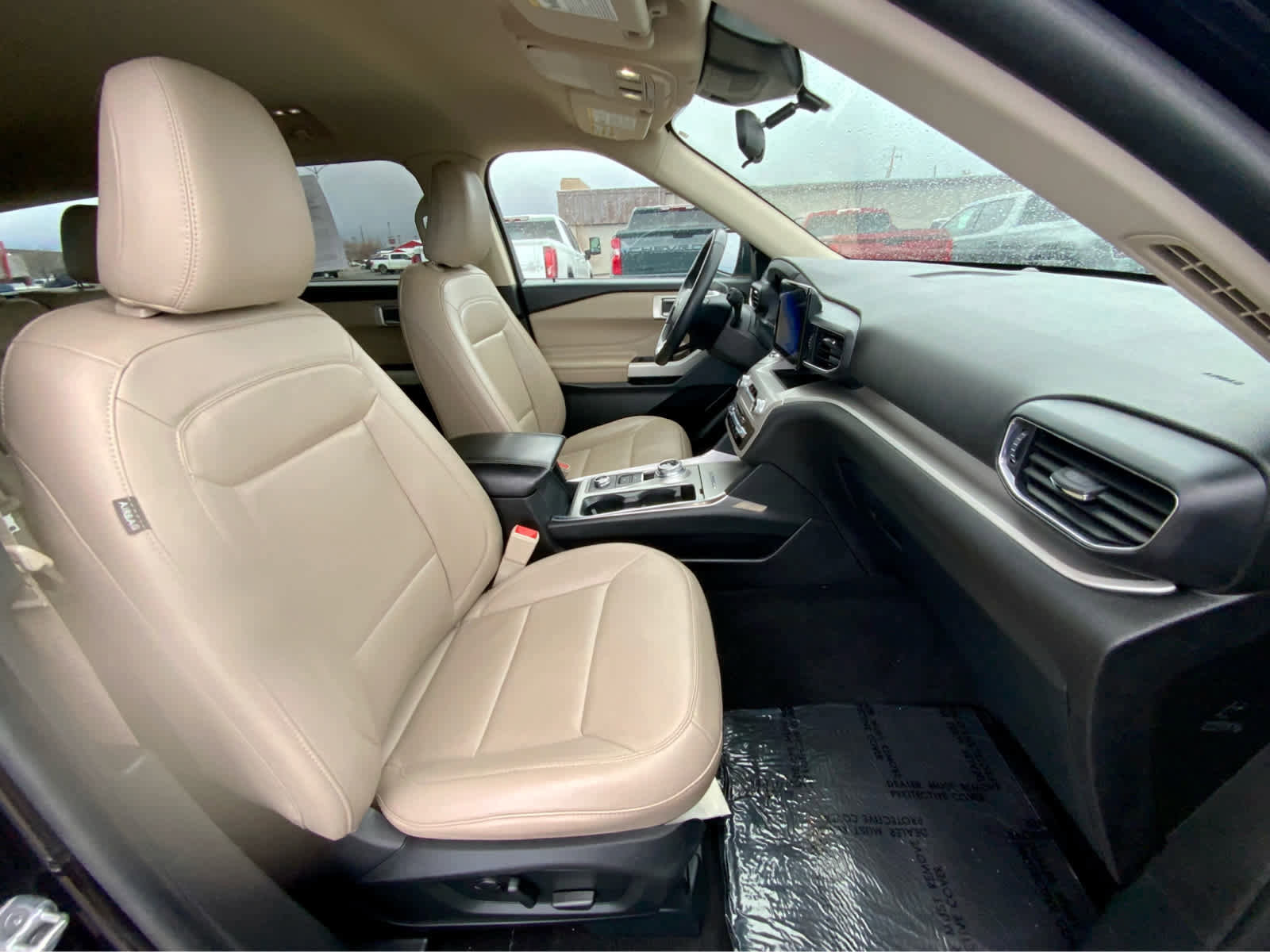 Used 2023 Ford Explorer XLT w/ Equipment Group 202A image 25