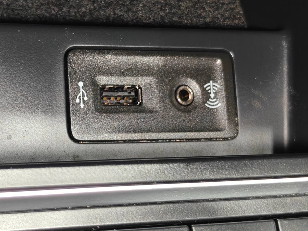 Used 2017 Volkswagen Jetta SE FWD image 35