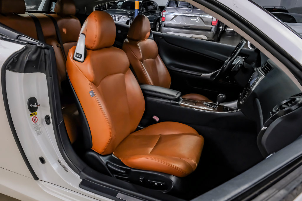 Used 2013 Lexus IS 250C w/ Luxury Pkg RWD image 48
