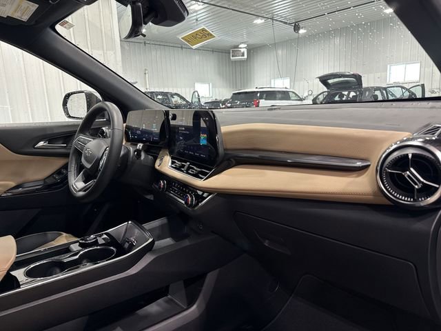 Used 2026 Chevrolet Equinox ACTIV w/ Convenience Package III image 34