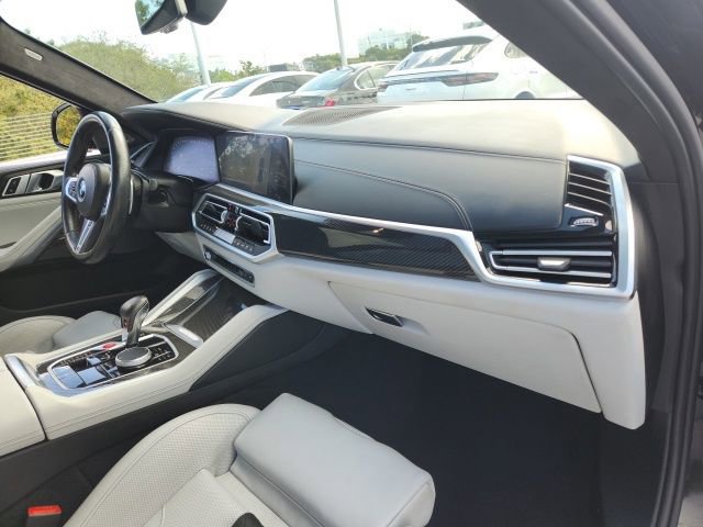 Used 2022 BMW X6 M image 29