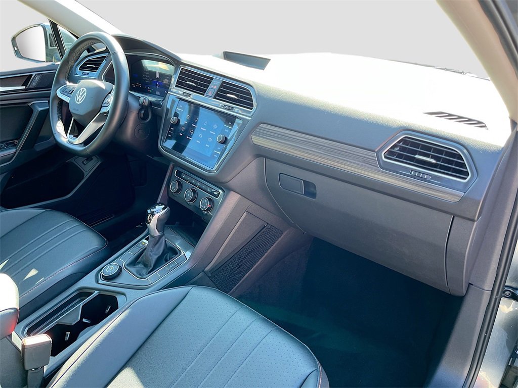 Used 2024 Volkswagen Tiguan Wolfsburg Edition image 28