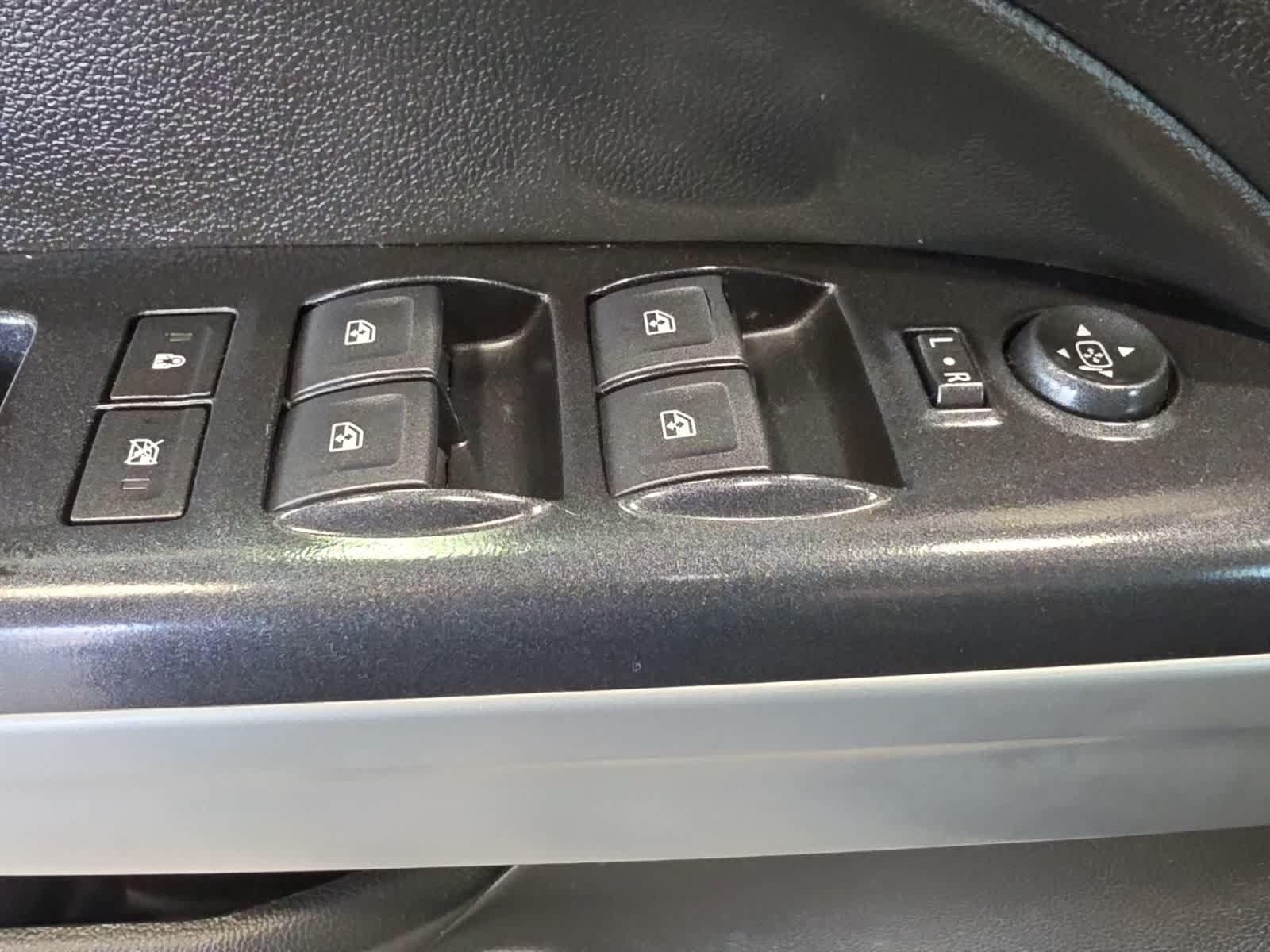 Used 2017 Chevrolet Colorado LT w/ LT Convenience Package AWD/4WD image 16