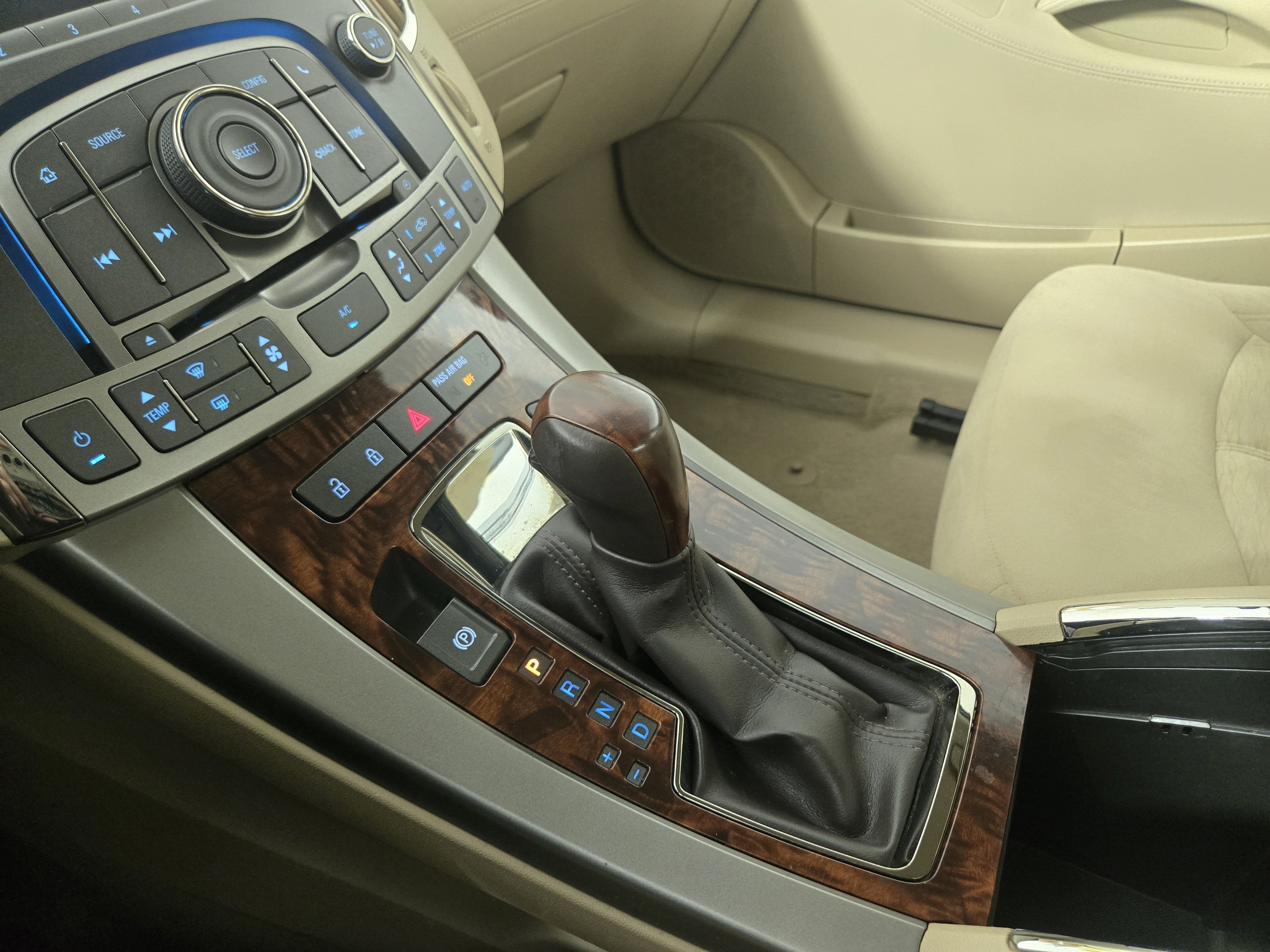 Used 2013 Buick LaCrosse image 20