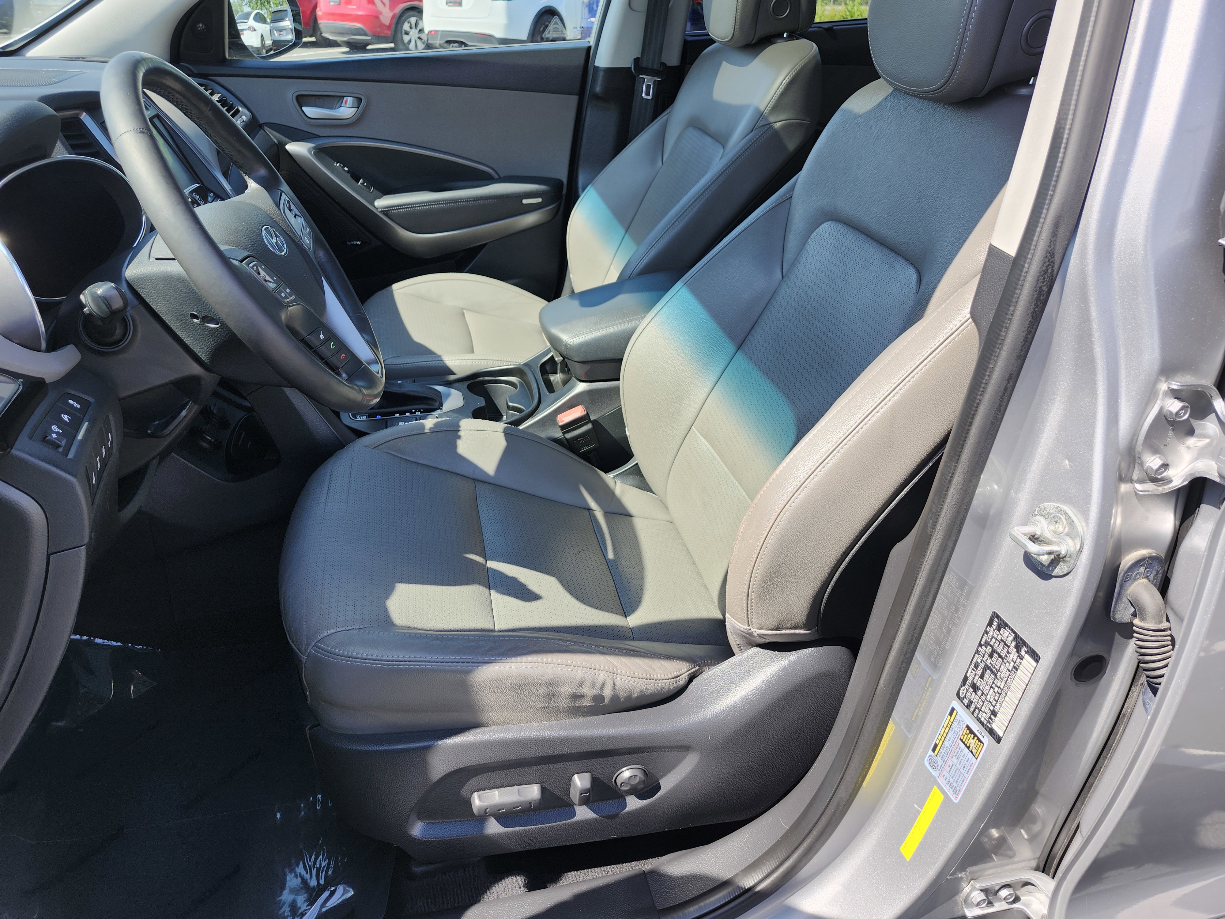 Used 2014 Hyundai Santa Fe Limited w/ Ultimate Package 07 AWD/4WD image 26