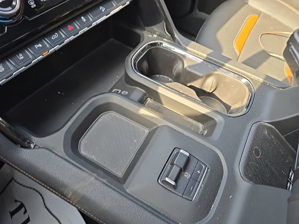 Used 2025 GMC Sierra 2500 AT4 AWD/4WD image 24