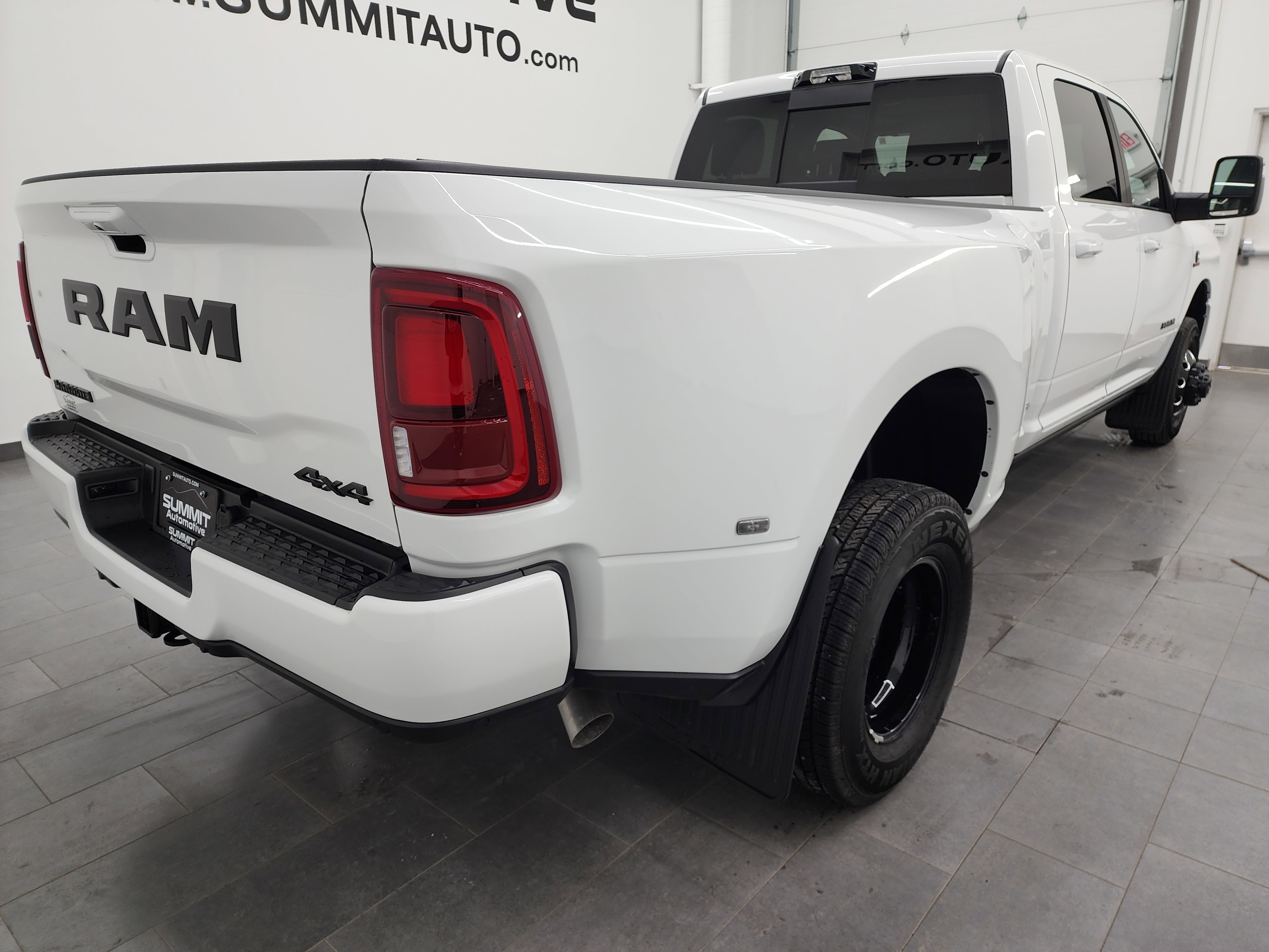 Used 2025 RAM 3500 Laramie image 4
