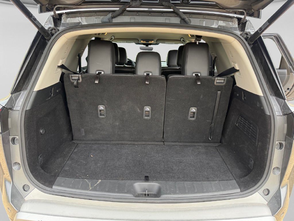 Used 2025 Nissan Pathfinder SL AWD/4WD image 43