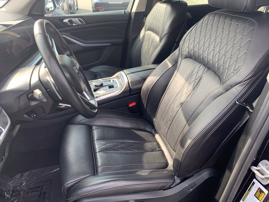 Used 2025 BMW X7 xDrive40i AWD/4WD image 16