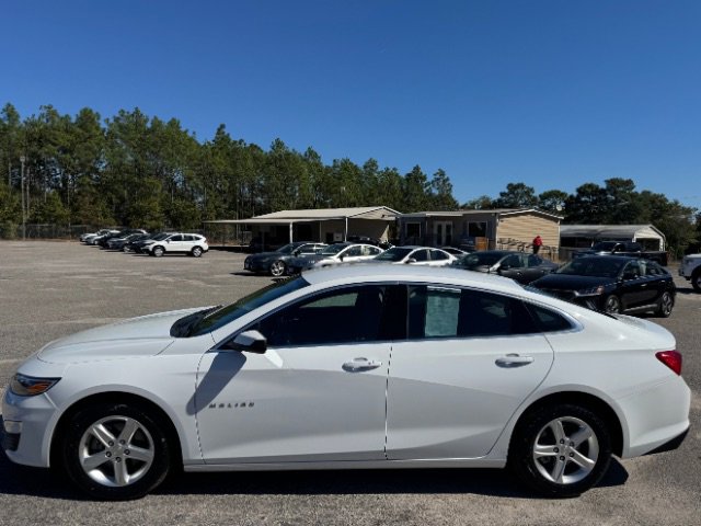 Used 2021 Chevrolet Malibu LS w/ Driver Confidence Package II image 4