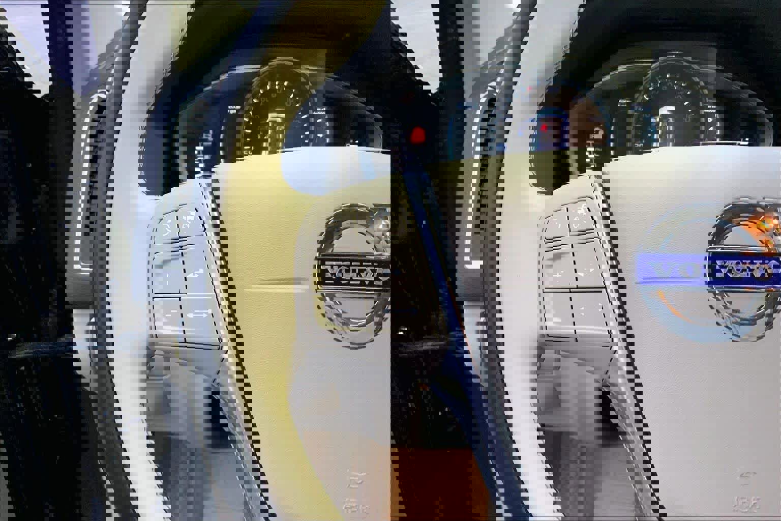 Used 2016 Volvo XC60 T5 Platinum image 22