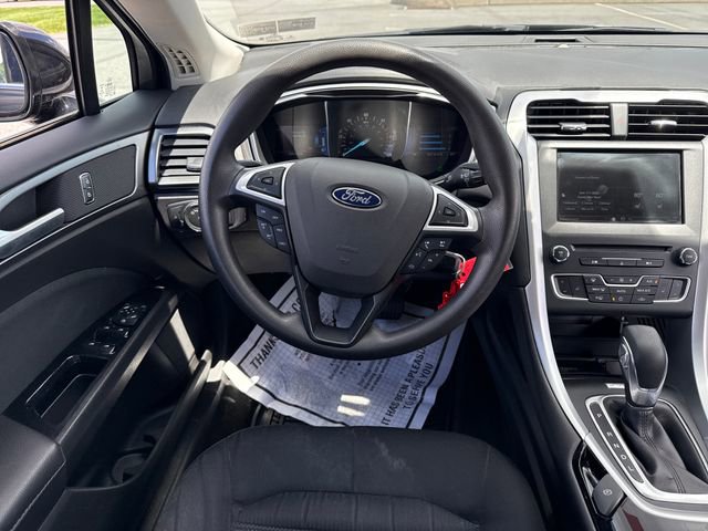 Used 2016 Ford Fusion SE FWD image 19