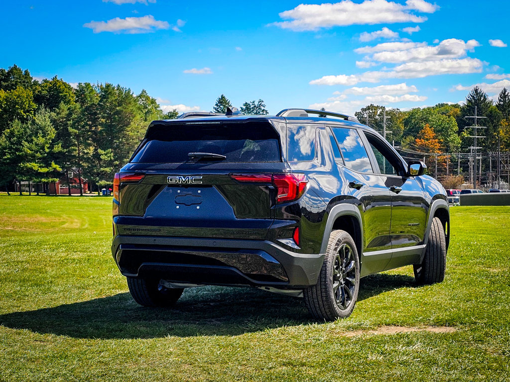 New 2027 GMC Terrain Elevation w/ Elevation Premium Package AWD/4WD image 7