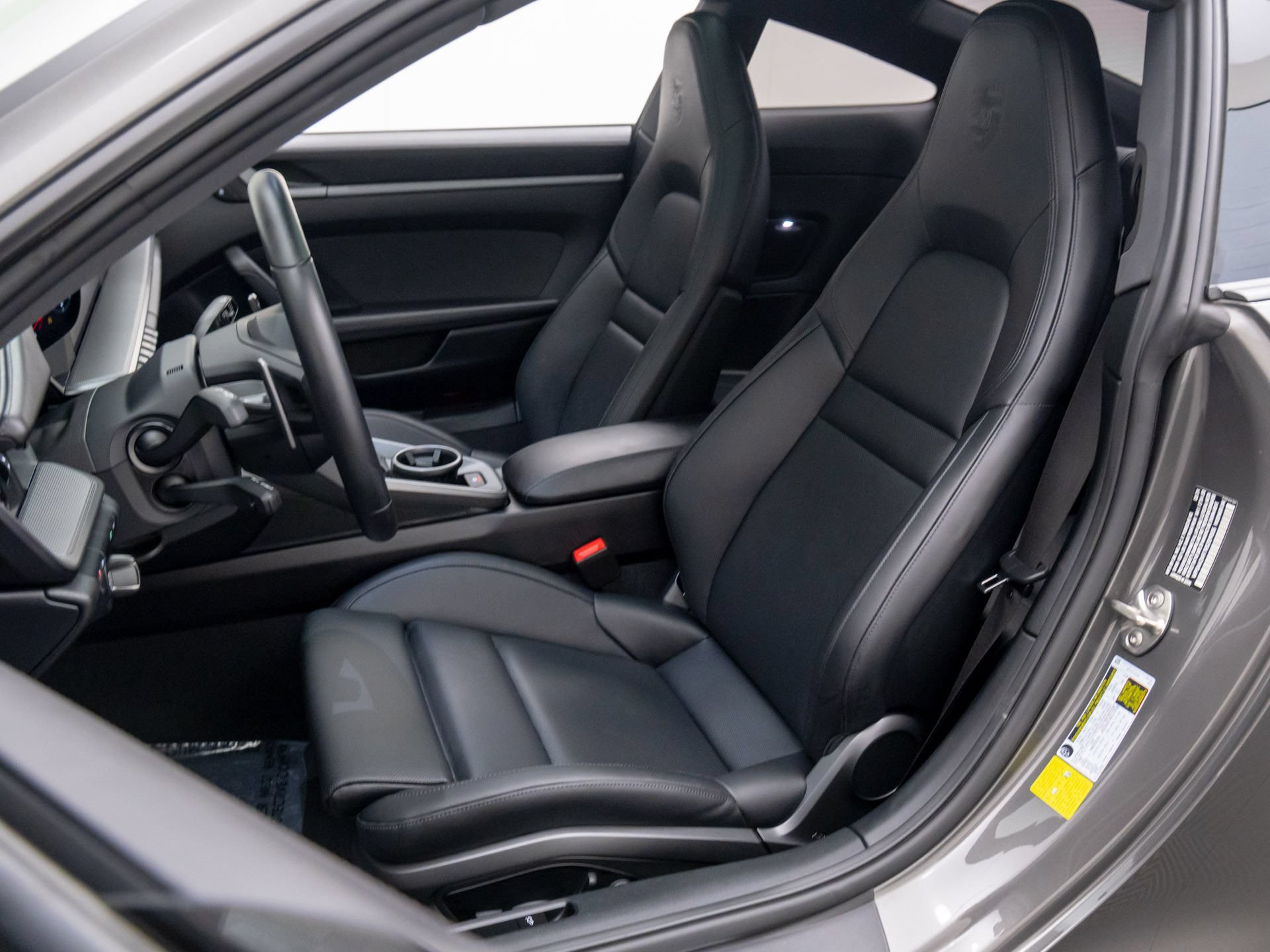 Certified 2024 Porsche 911 Carrera RWD image 5
