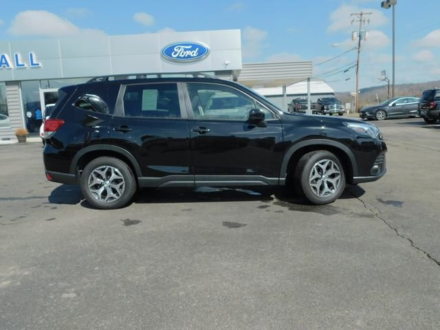 Used 2023 Subaru Forester Premium image 10