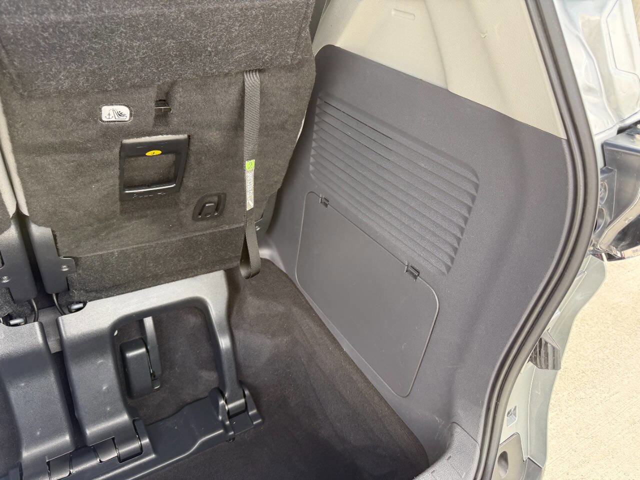 Used 2023 Toyota Sienna XLE image 31