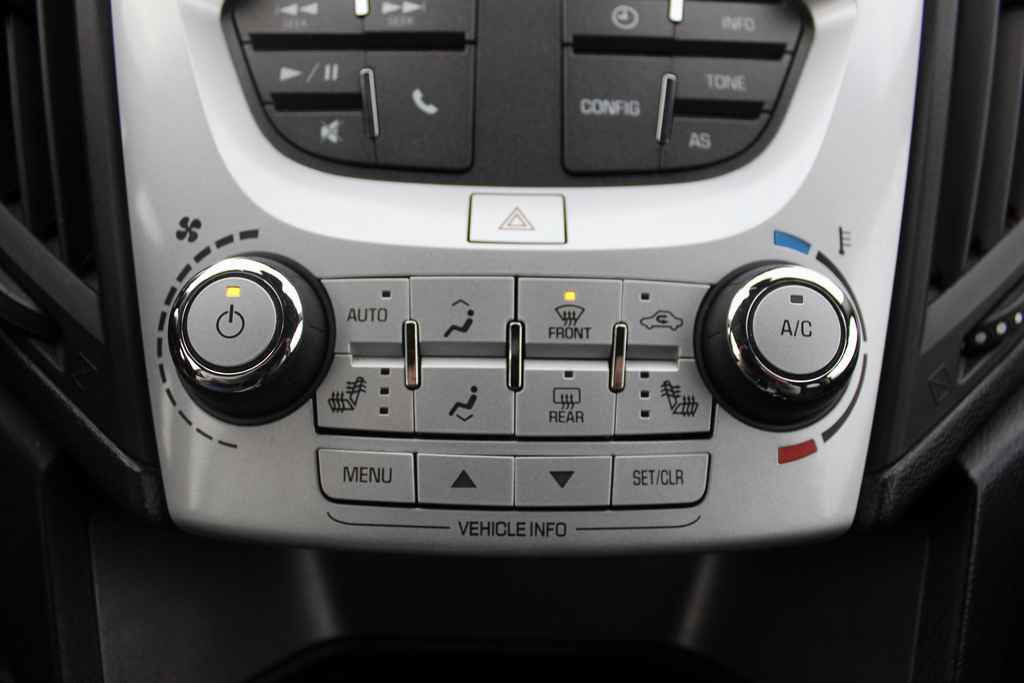 Used 2017 Chevrolet Equinox LT w/ Convenience Package image 19