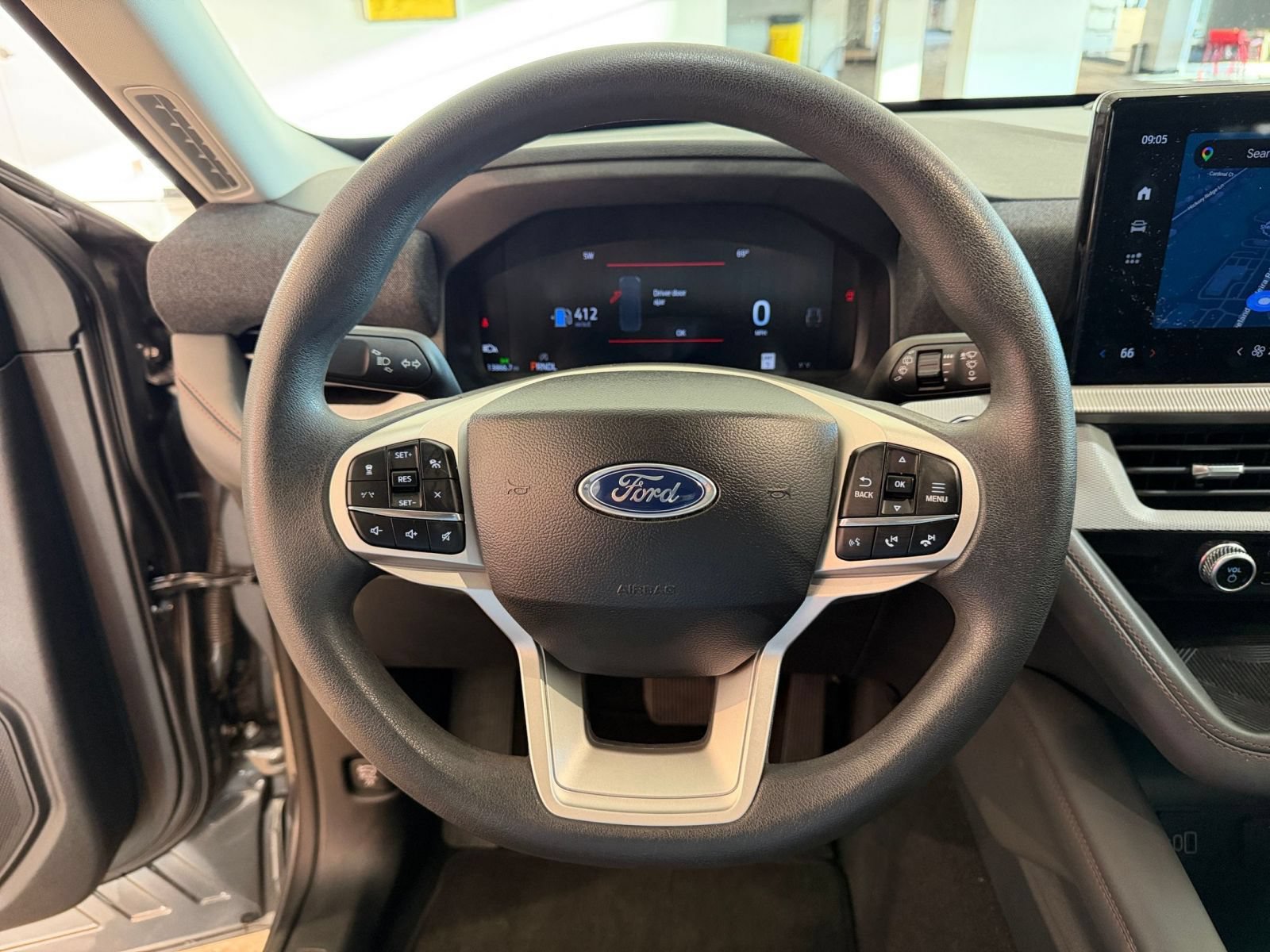 Used 2026 Ford Explorer Active AWD/4WD image 27