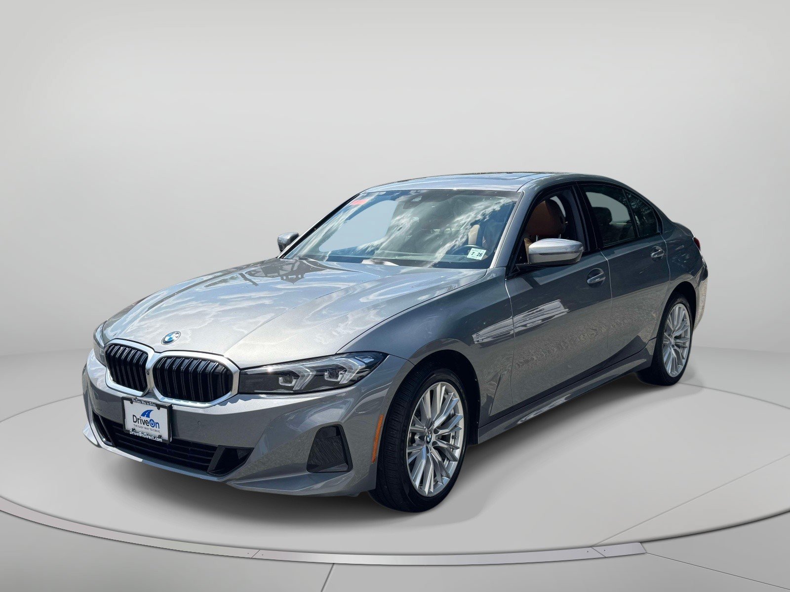 Used 2023 BMW 330i xDrive Sedan w/ Premium Package AWD/4WD image 3