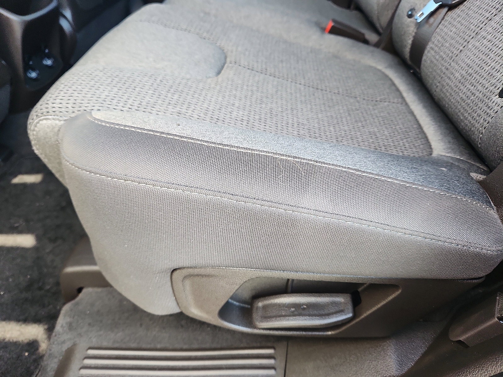 Used 2020 Hyundai Santa Fe SEL w/ Convenience Package image 26