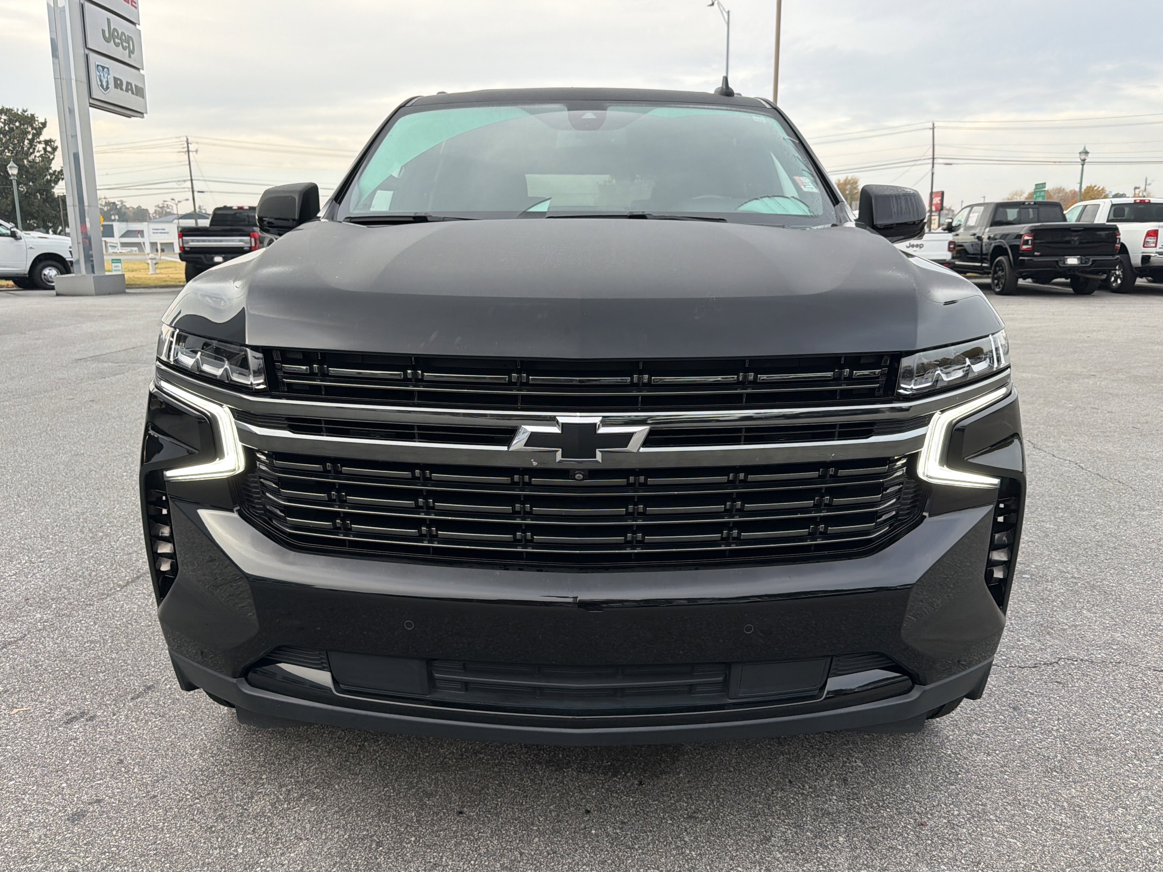 Used 2021 Chevrolet Tahoe RST w/ Luxury Package image 3